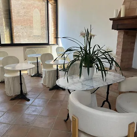 بيت ضيافة A La Casa Dei Potenti سان جيمينيانو