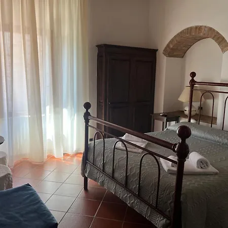 A La Casa Dei Potenti 3* سان جيمينيانو