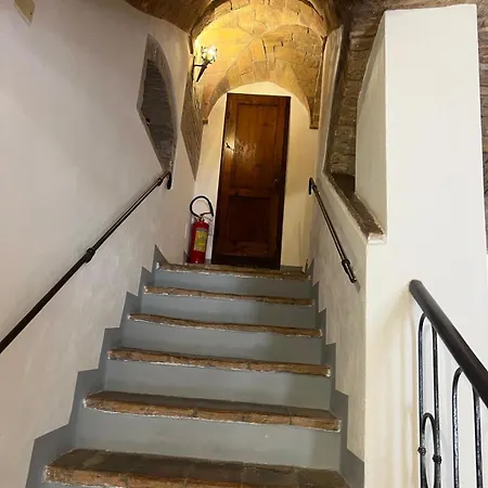 A La Casa Dei Potenti بيت ضيافة سان جيمينيانو