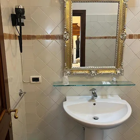 A La Casa Dei Potenti بيت ضيافة 3*