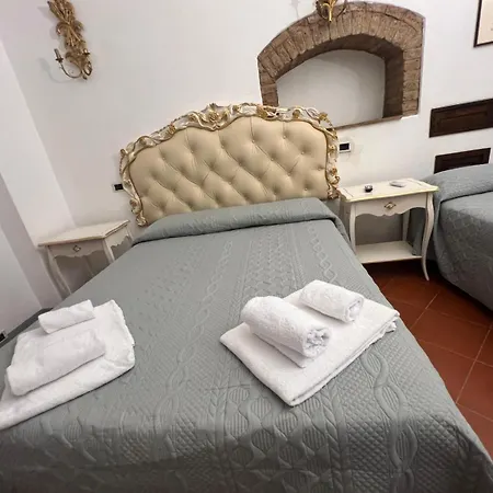 A La Casa Dei Potenti بيت ضيافة سان جيمينيانو